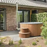 Dom wakacyjny Heide Hoeve Met Sauna & Hottub | 6 Personen *