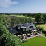 Heide Hoeve Met Sauna & Hottub | 6 Personen Otterlo